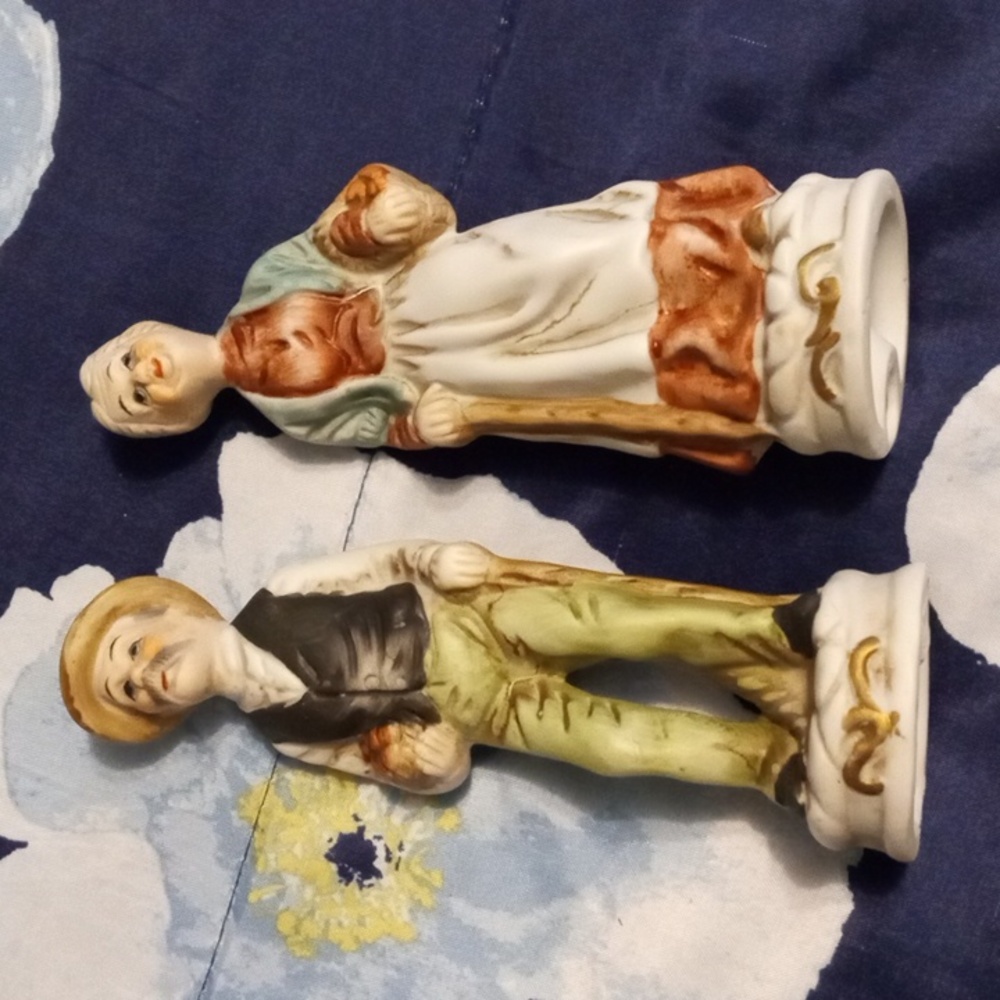 Figurines